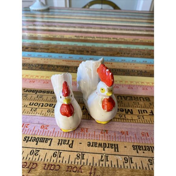 VINTAGE Rooster and Hen Ceramic Salt and Pepper Shakers W/ Cork Stoppers - Picture 1 of 13